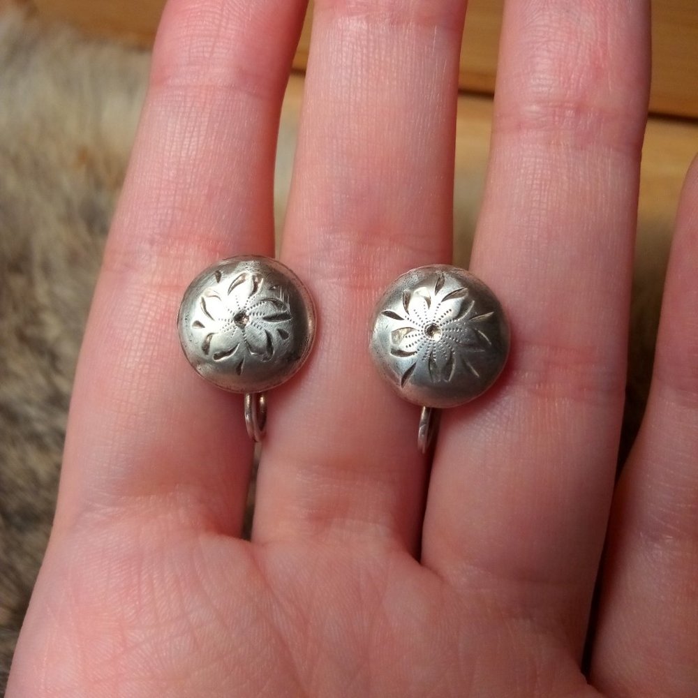 Antique sterling flower engraved screw earrings